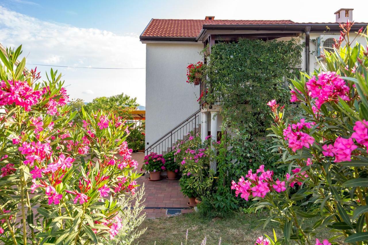 Apartmani Strott Pinezići Exterior foto